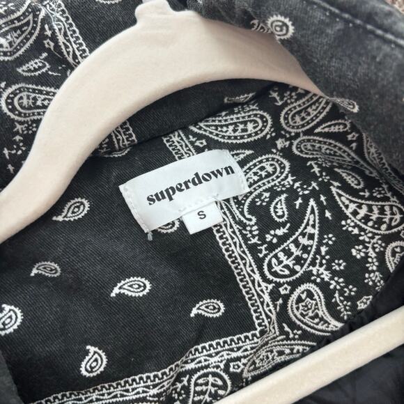 Superdown Women’s Gianina Puffer Jacket Paisley Black White Sz S - Picture 8 of 10